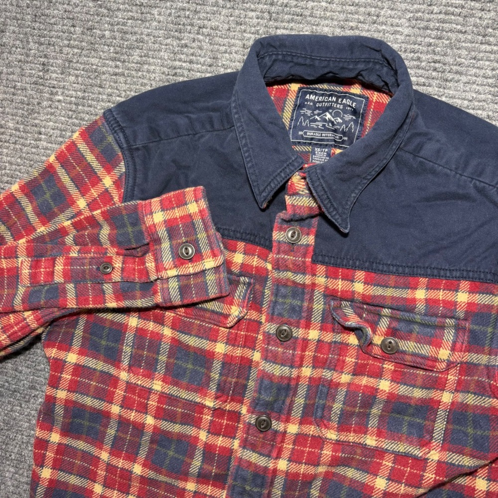American Eagle Mens XS Flannel Shirt Red Navy Plaid Contrast Yoke Button‎ Down